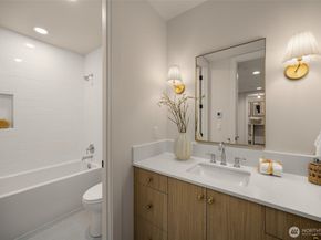 10606 NE 54th Lane, Kirkland WA 98033