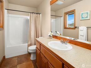 11868 174th Place NE, Redmond WA 98052