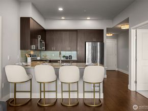 50 Pine Street 302, Edmonds WA 98020