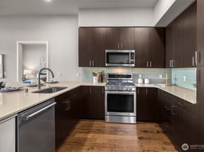 50 Pine Street 302, Edmonds WA 98020