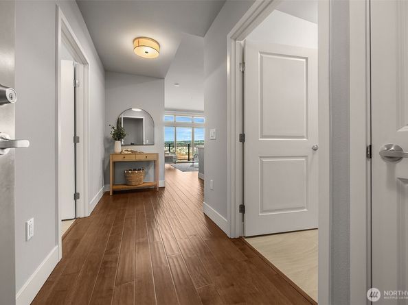 50 Pine Street 302, Edmonds WA 98020