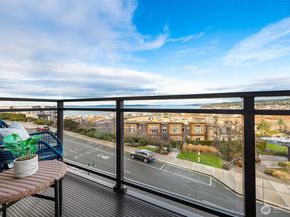 50 Pine Street 302, Edmonds WA 98020