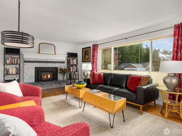 26468 Kingsview Loop NE, Kingston WA 98346