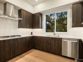 3739 139th Avenue SE, Bellevue WA 98006