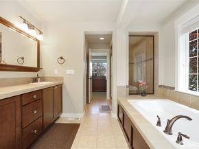 315 4th Avenue S, Kirkland WA 98033
