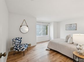 1115 16th Avenue 3, Seattle WA 98122
