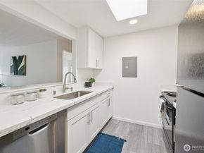 1115 16th Avenue 3, Seattle WA 98122
