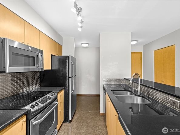 412 11th Avenue 408, Seattle WA 98122