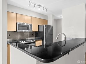 412 11th Avenue 408, Seattle WA 98122