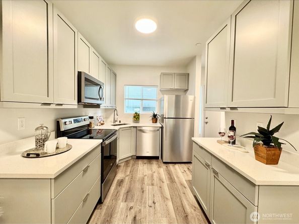 5822 200th Street SW D, Lynnwood WA 98036