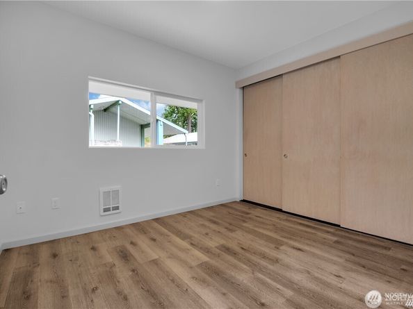 5822 200th Street SW D, Lynnwood WA 98036