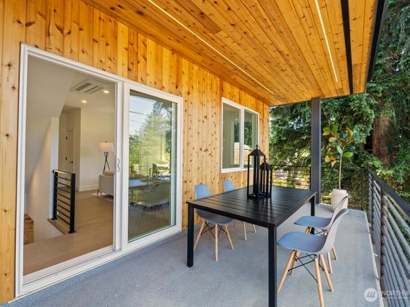 12048 5th Avenue NE, Seattle WA 98125