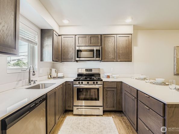 1807 SW 96th Lane, Seattle WA 98106