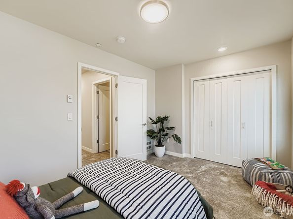 1807 SW 96th Lane, Seattle WA 98106
