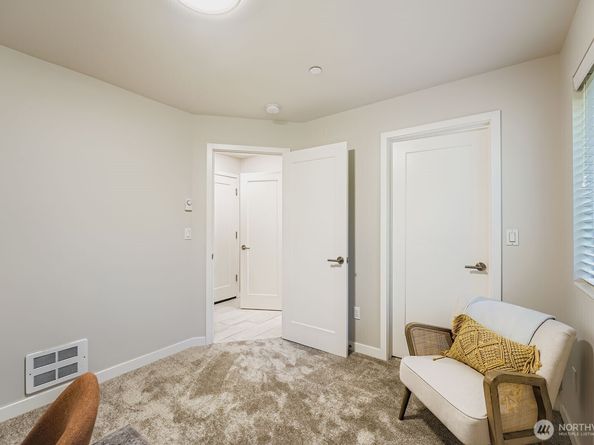 1807 SW 96th Lane, Seattle WA 98106