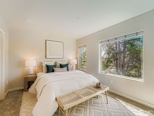1807 SW 96th Lane, Seattle WA 98106