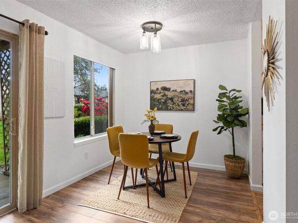 12515 NE 145th Place D121, Kirkland WA 98034