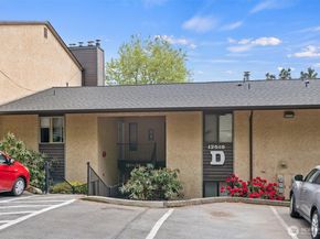 12515 NE 145th Place D121, Kirkland WA 98034