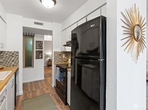 12515 NE 145th Place D121, Kirkland WA 98034