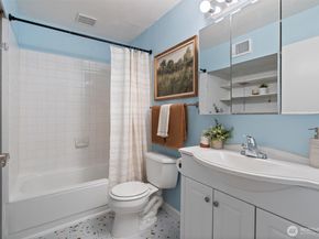 12515 NE 145th Place D121, Kirkland WA 98034