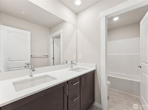 13549 NE 104th Way 48, Kirkland WA 98033