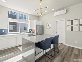 1208 Harrington Avenue NE, Renton WA 98056