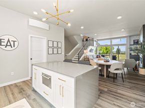 1208 Harrington Avenue NE, Renton WA 98056
