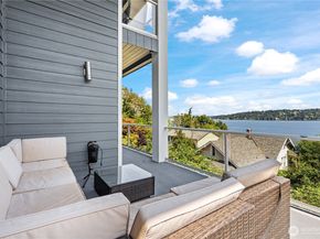 9844 arrowsmith Avenue S, Seattle WA 98118