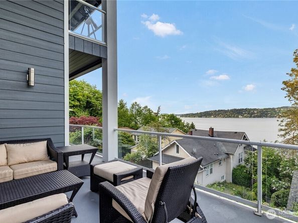 9844 arrowsmith Avenue S, Seattle WA 98118