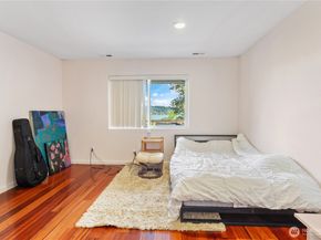 9844 arrowsmith Avenue S, Seattle WA 98118