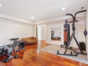 9844 arrowsmith Avenue S, Seattle WA 98118
