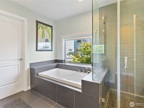 9844 arrowsmith Avenue S, Seattle WA 98118