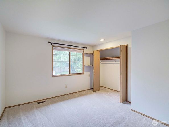 4260 246th Place SE, Sammamish WA 98029