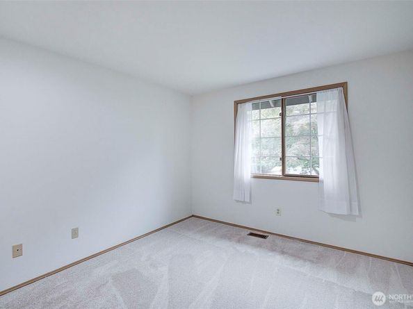 4260 246th Place SE, Sammamish WA 98029