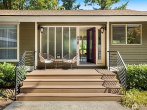 820 W Sunset Way, Issaquah WA 98027