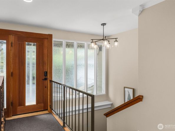 820 W Sunset Way, Issaquah WA 98027