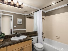 820 W Sunset Way, Issaquah WA 98027