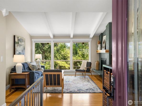 820 W Sunset Way, Issaquah WA 98027