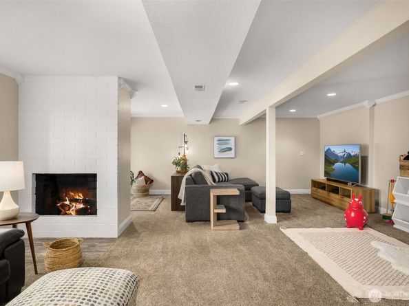 820 W Sunset Way, Issaquah WA 98027