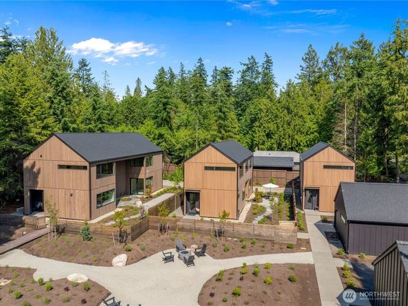 600 Park Avenue NE, Bainbridge Island WA 98110