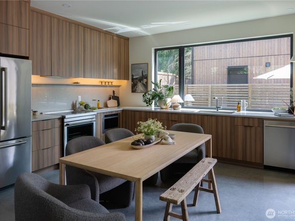 600 Park Avenue NE, Bainbridge Island WA 98110