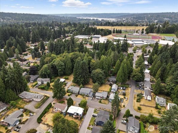9615 NE 183rd Street D, Bothell WA 98011