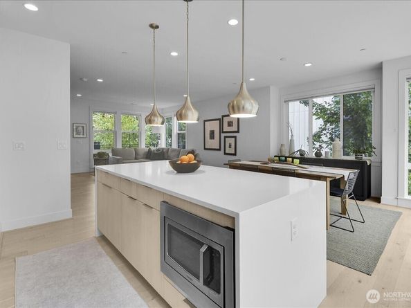 9615 NE 183rd Street D, Bothell WA 98011