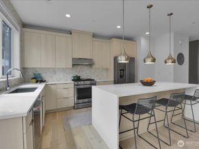 9615 NE 183rd Street D, Bothell WA 98011