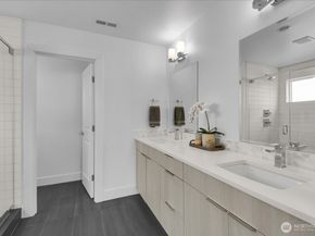 9615 NE 183rd Street D, Bothell WA 98011