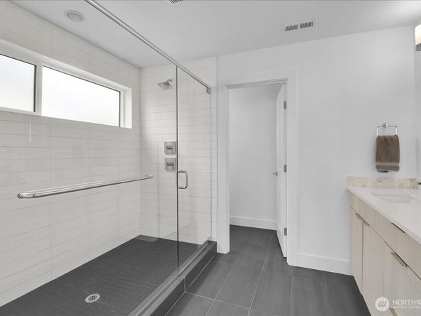9615 NE 183rd Street D, Bothell WA 98011