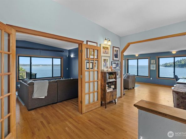 10212 SW 127th Street, Vashon WA 98070