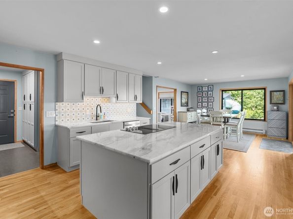 10212 SW 127th Street, Vashon WA 98070