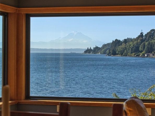 10212 SW 127th Street, Vashon WA 98070