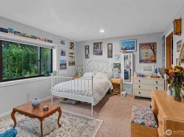 10212 SW 127th Street, Vashon WA 98070